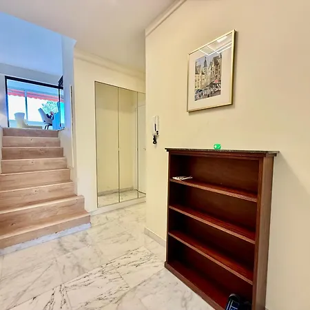 Standing - Piscine - Vue Апартаменти Антіб