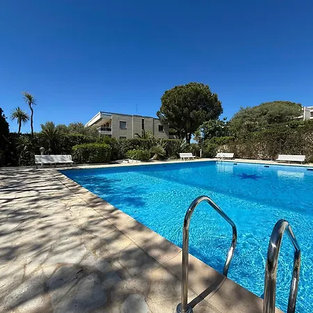 Résidence Standing - Piscine - Vue