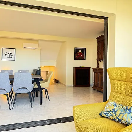 Résidence Standing - Piscine - Vue Appartement Antibes