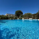Résidence Standing - Piscine - Vue