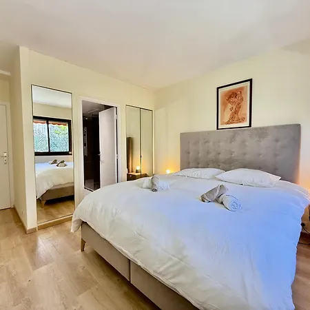 De Standing - Vue - Piscine Apartment