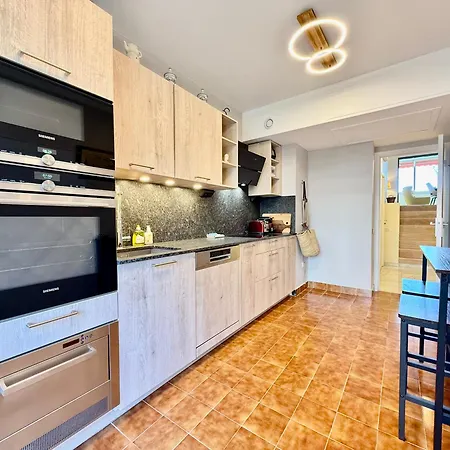 Lägenhet Standing - Piscine - Vue *