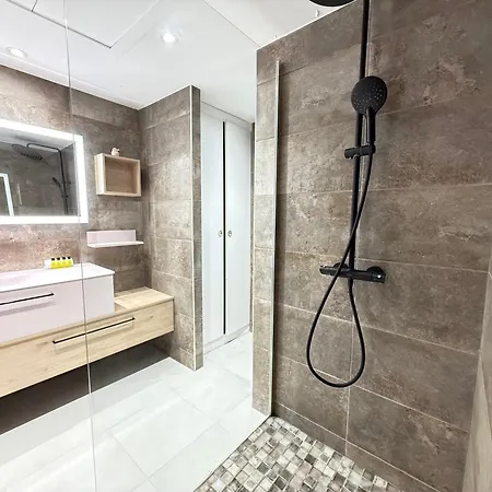 De Standing - Vue - Piscine *