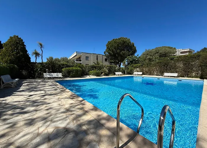 Standing - Piscine - Vue