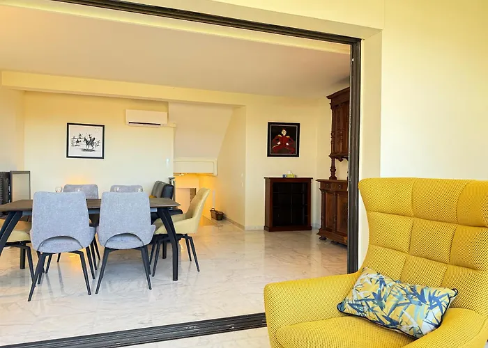 Standing - Piscine - Vue Daire Antibes